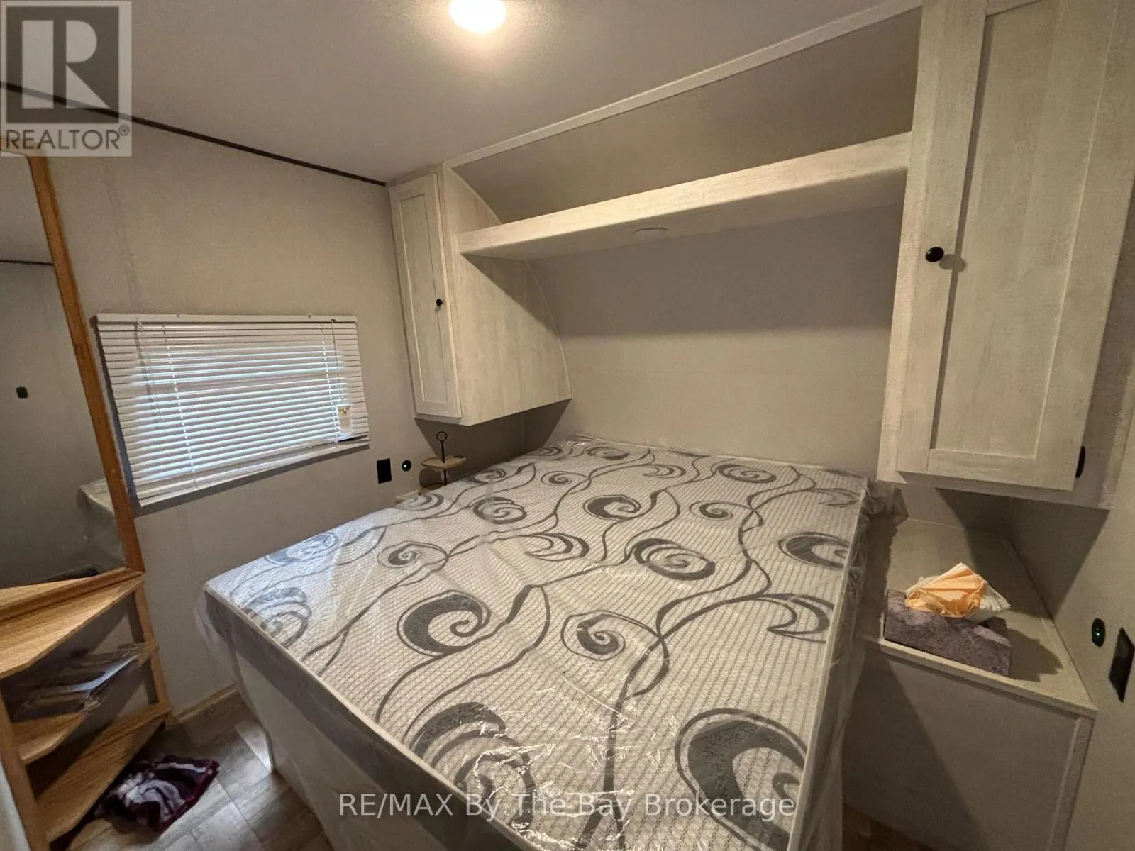 242 - 85 THEME PARK DRIVE #242