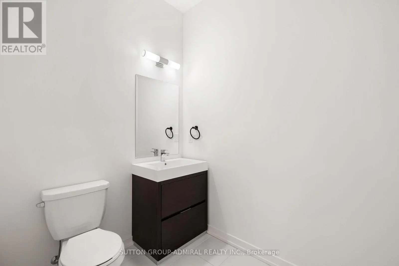 305 - 21 MATCHEDASH STREET