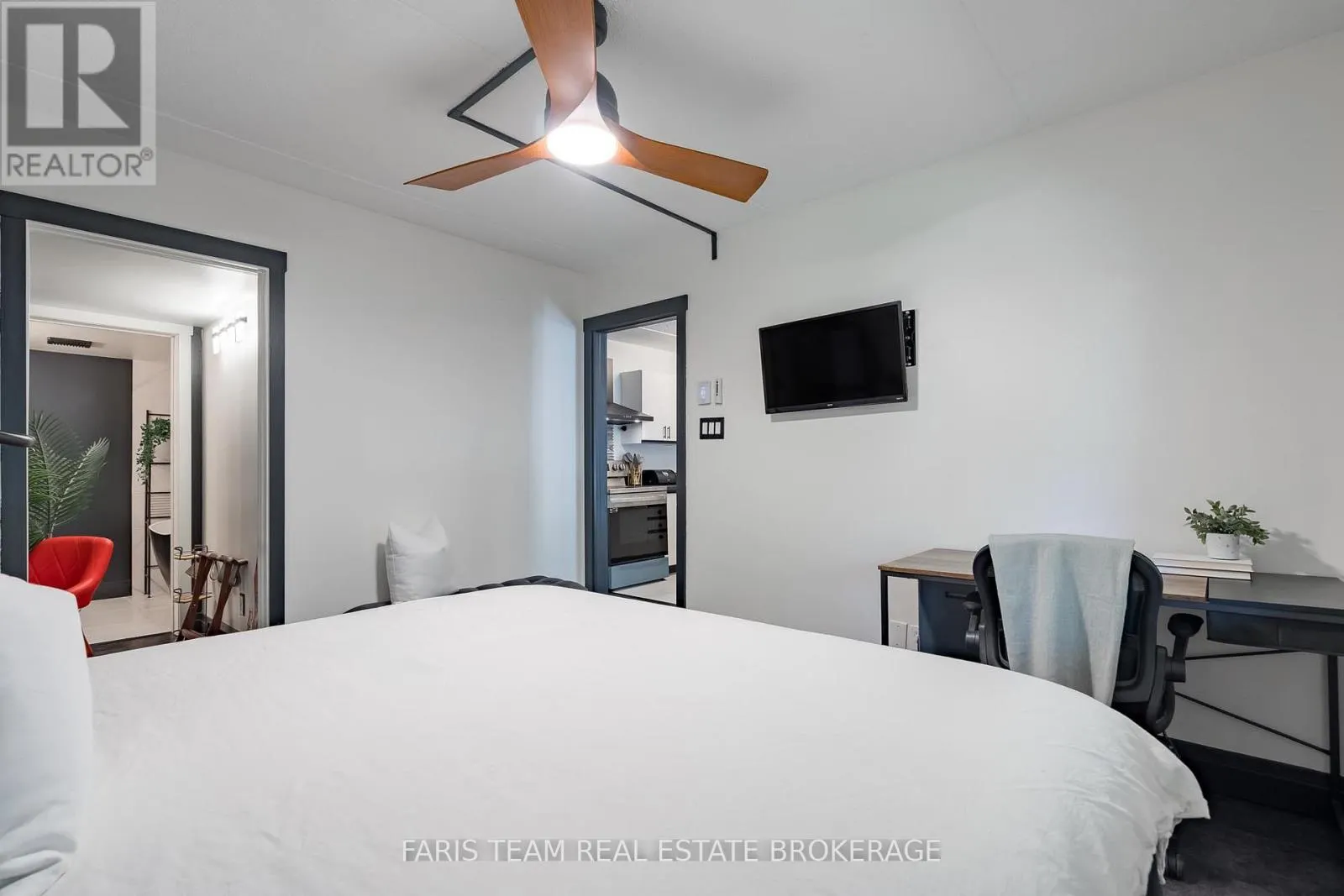 84 - 23 DAWSON DRIVE
