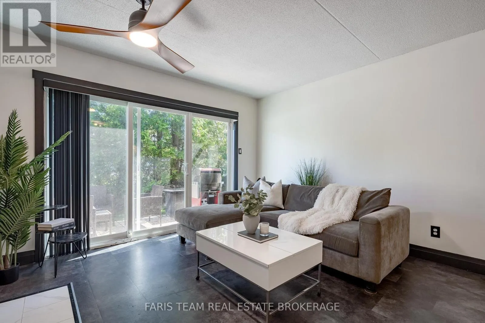 84 - 23 DAWSON DRIVE