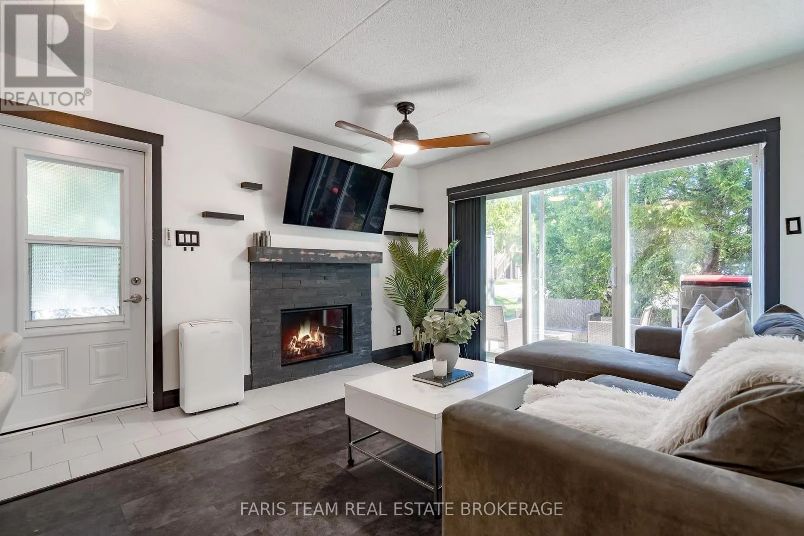84 - 23 DAWSON DRIVE