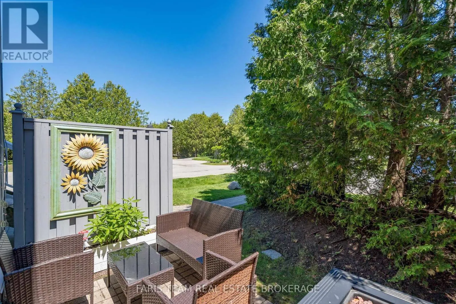 84 - 23 DAWSON DRIVE