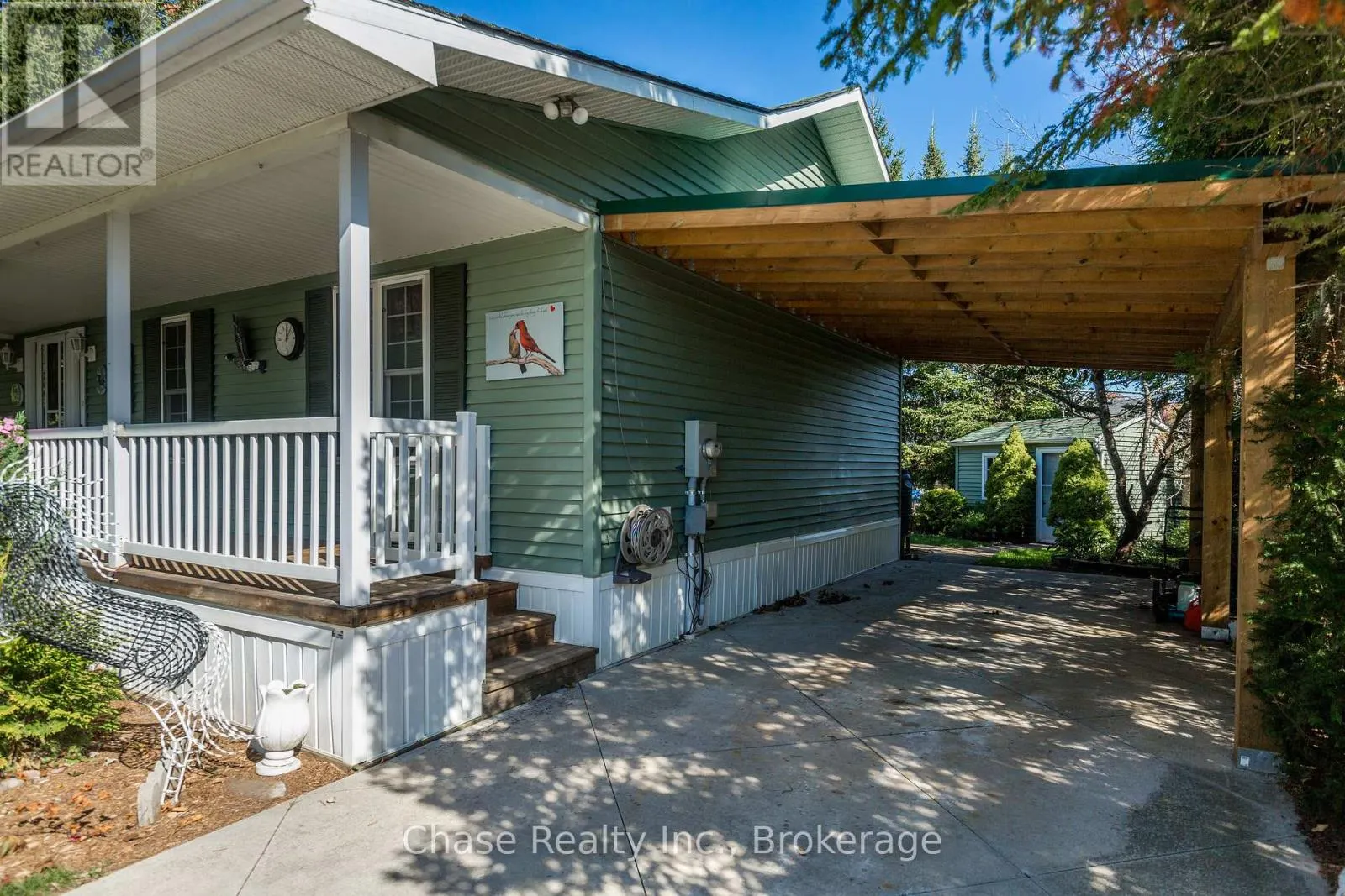 36 TOPAZ STREET