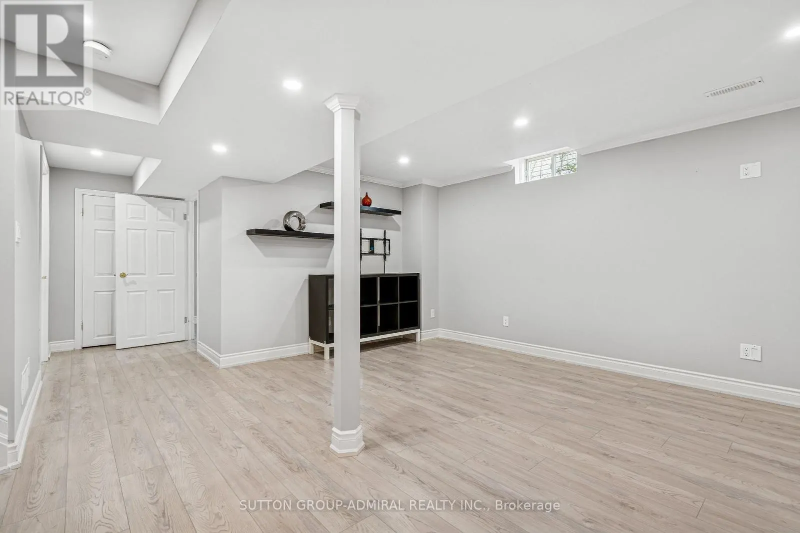 39 CHURCHLAND DRIVE