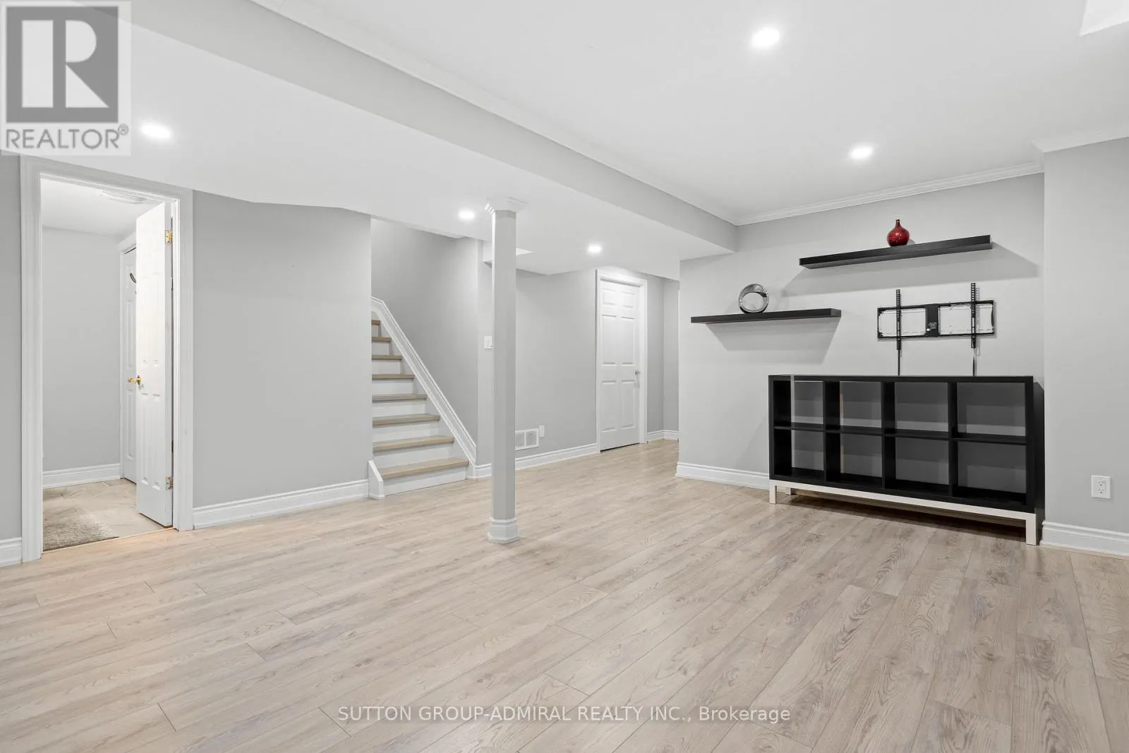 39 CHURCHLAND DRIVE