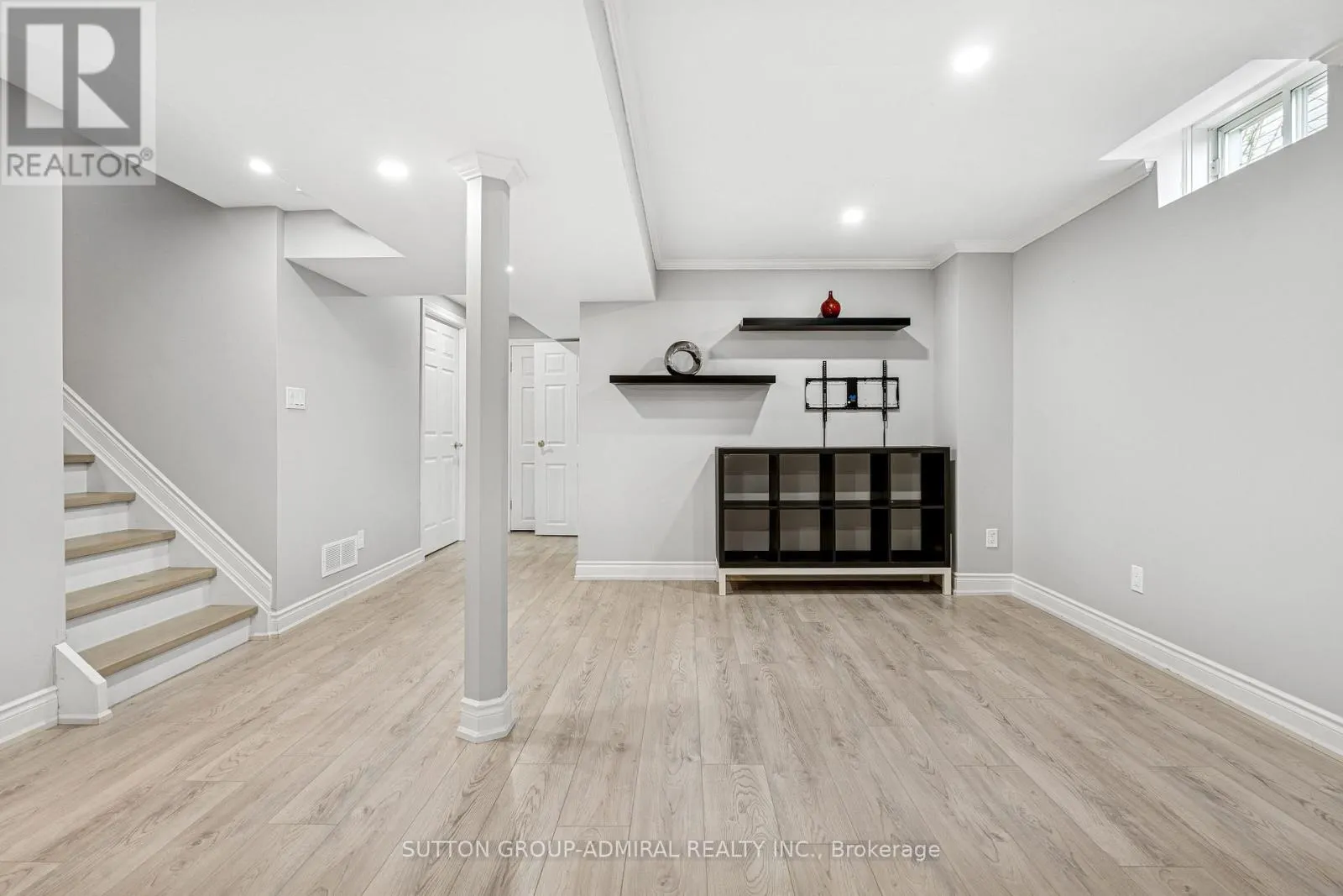 39 CHURCHLAND DRIVE
