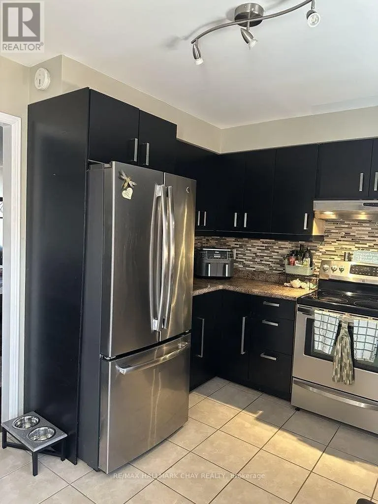 61 CARRUTHERS CRESCENT