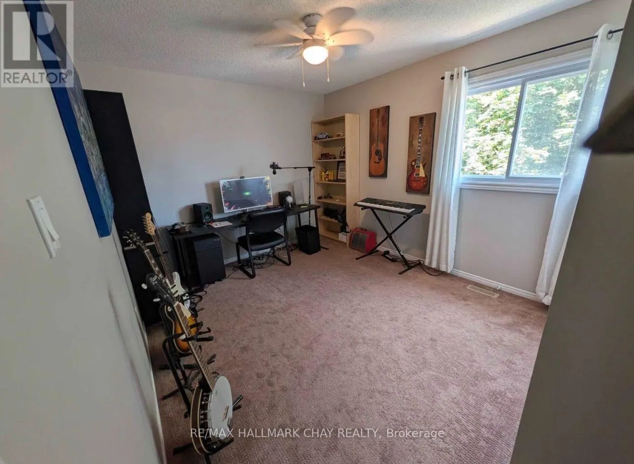 61 CARRUTHERS CRESCENT