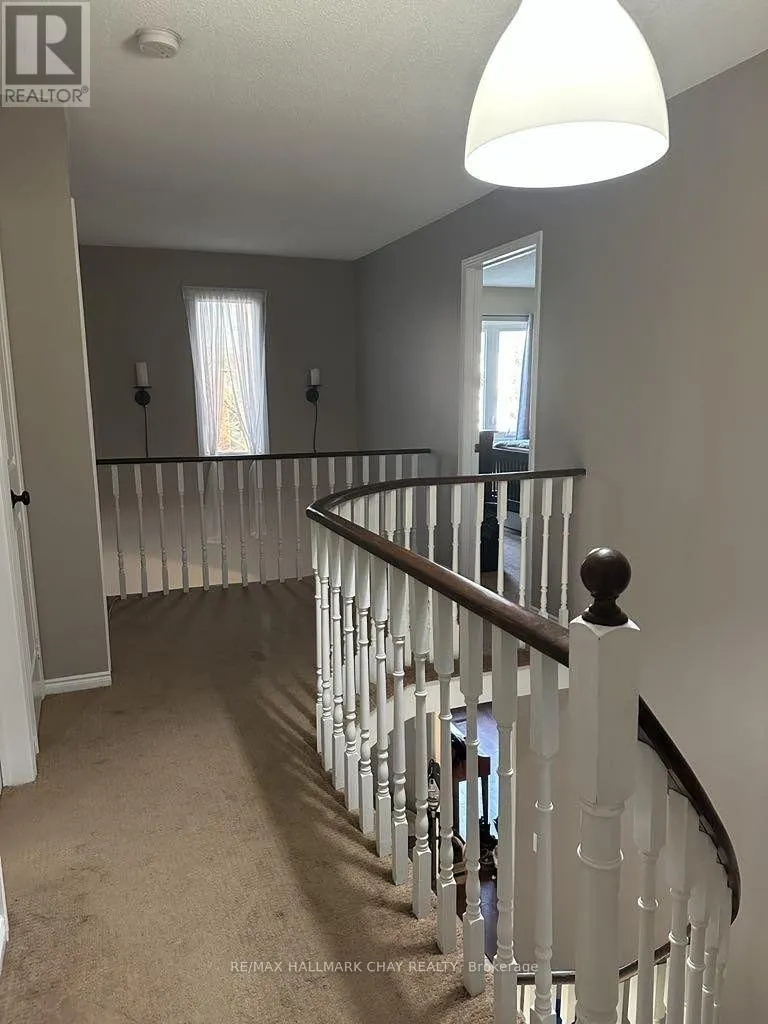 61 CARRUTHERS CRESCENT