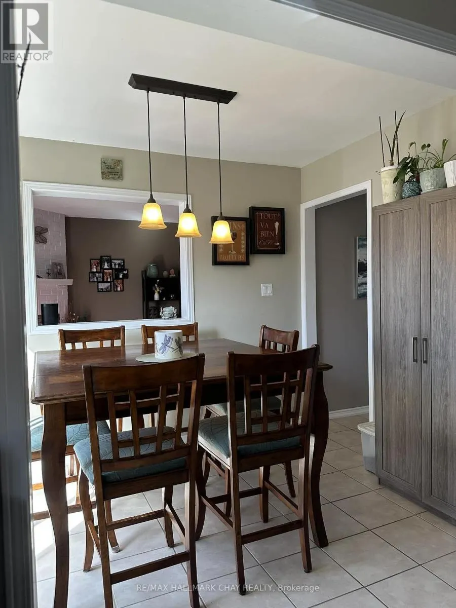 61 CARRUTHERS CRESCENT