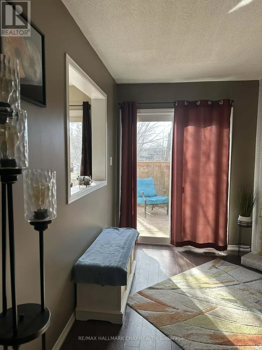 61 CARRUTHERS CRESCENT