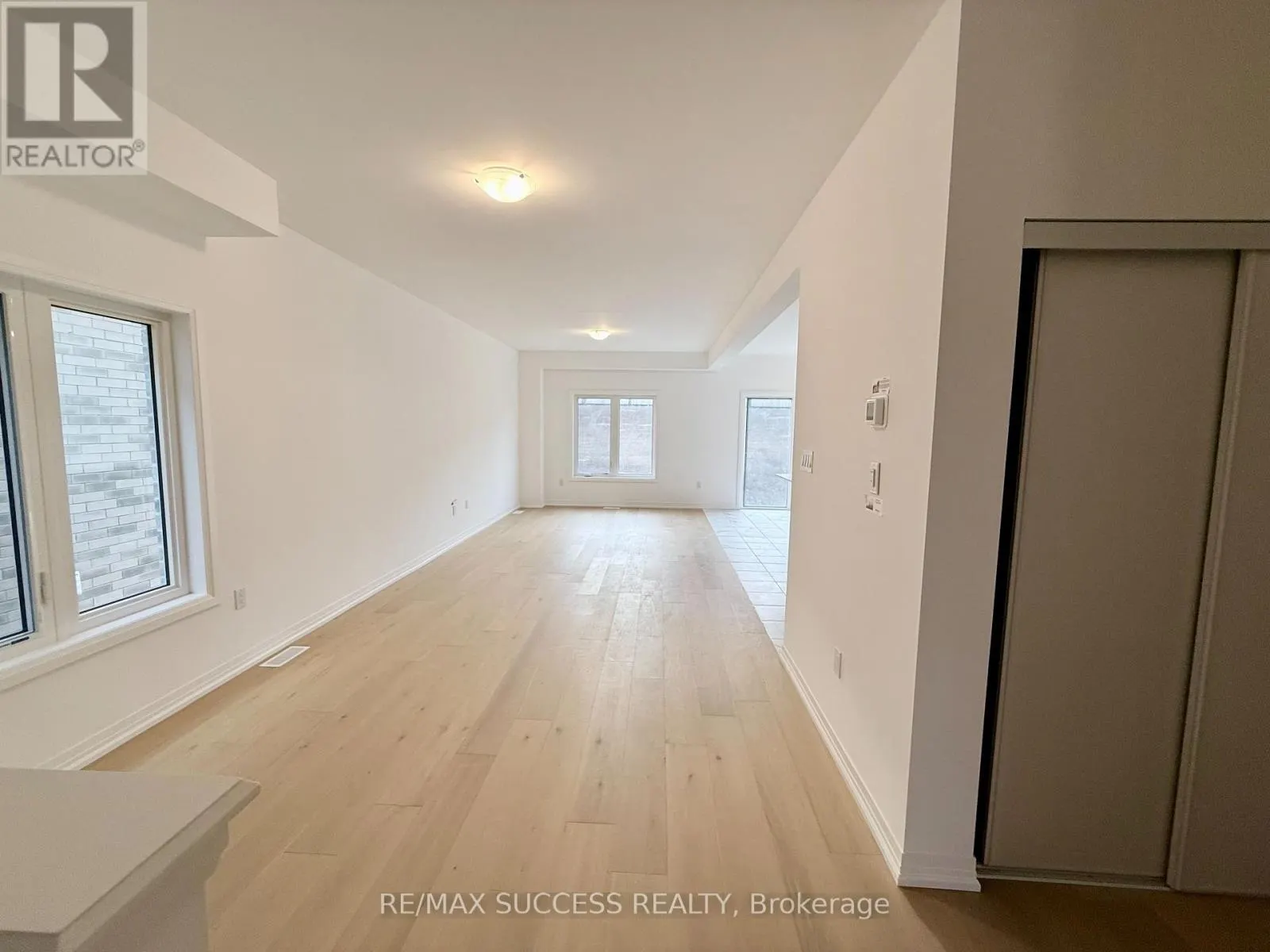 93 FLAN BOULEVARD