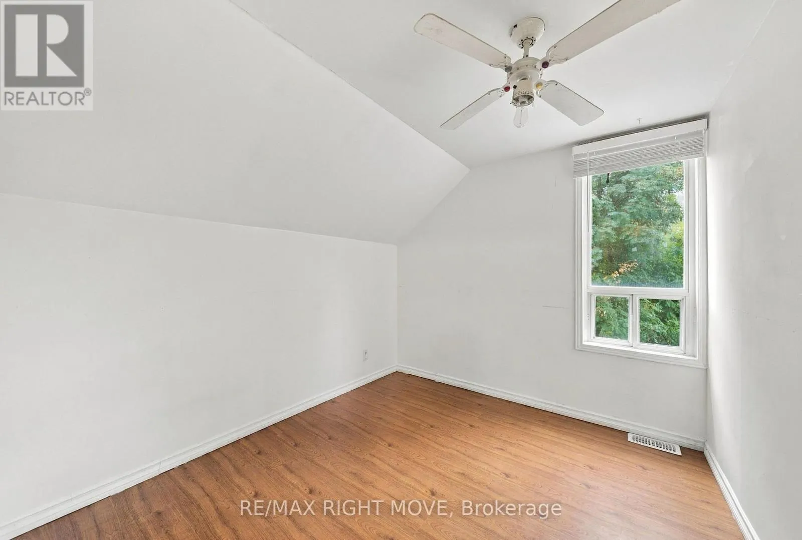 173 BARRIE ROAD