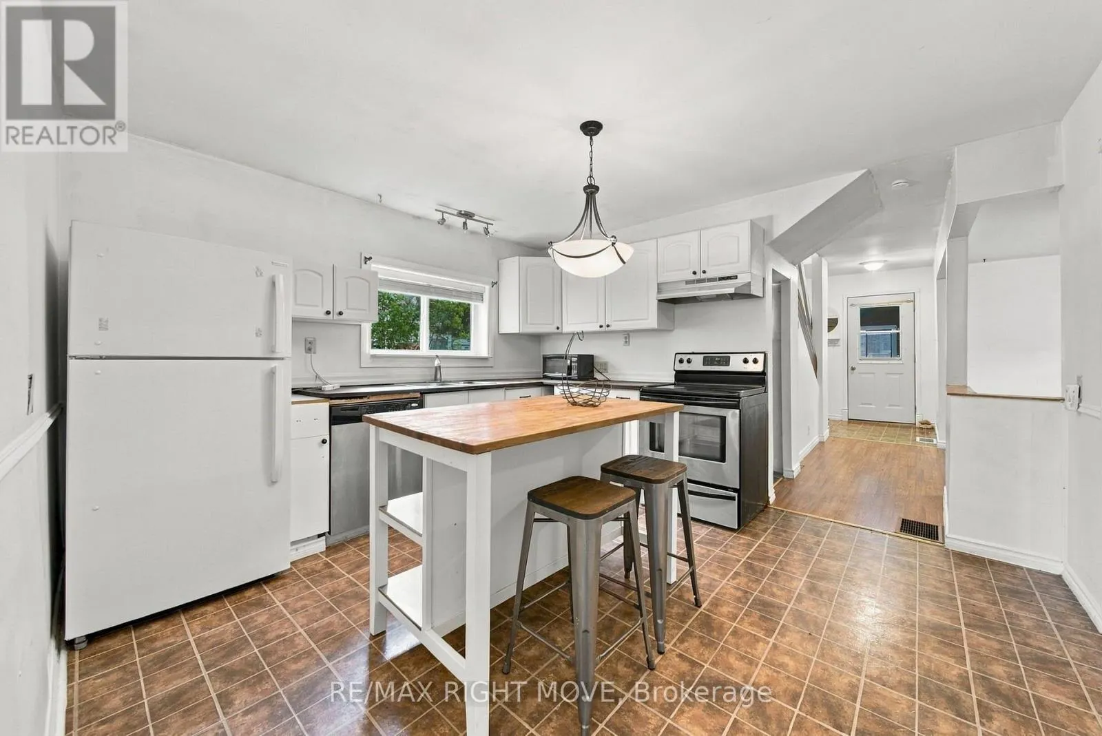 173 BARRIE ROAD