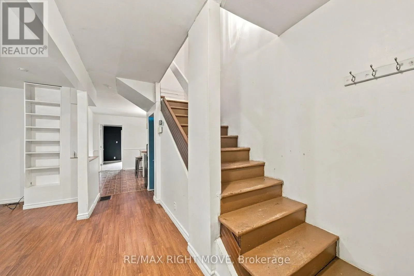 173 BARRIE ROAD