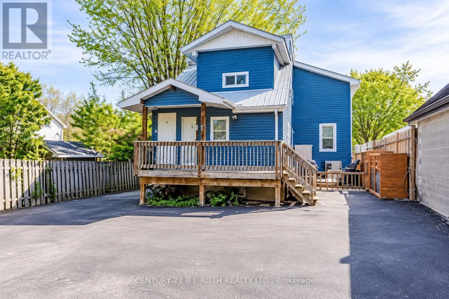 371 EAST ST ORILLIA STREET