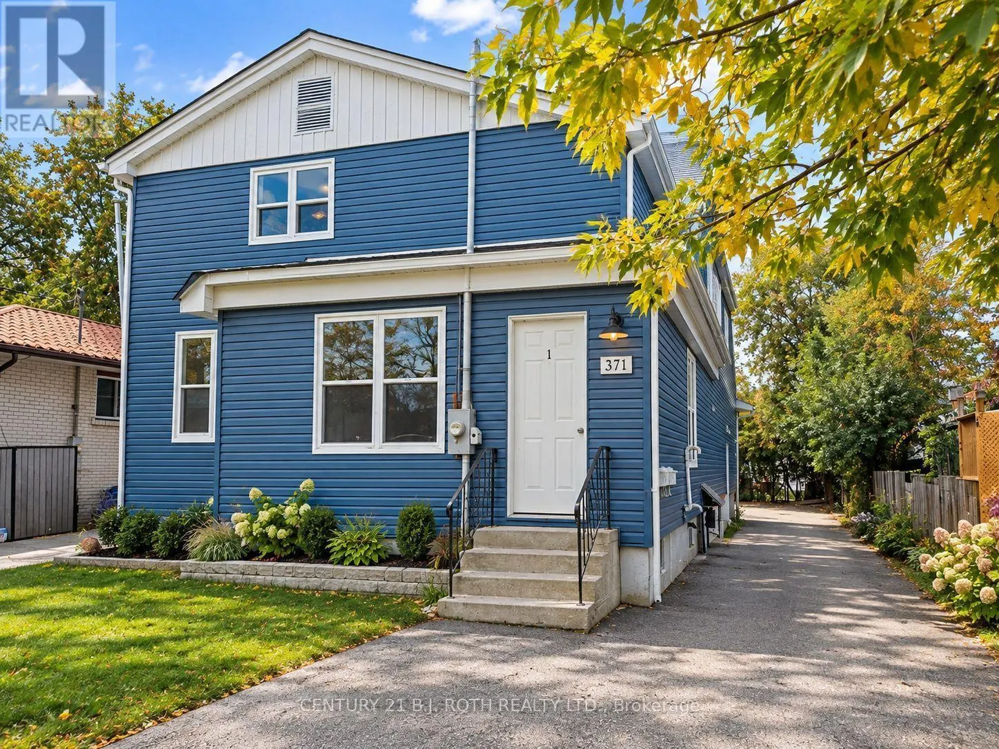 371 EAST ST ORILLIA STREET