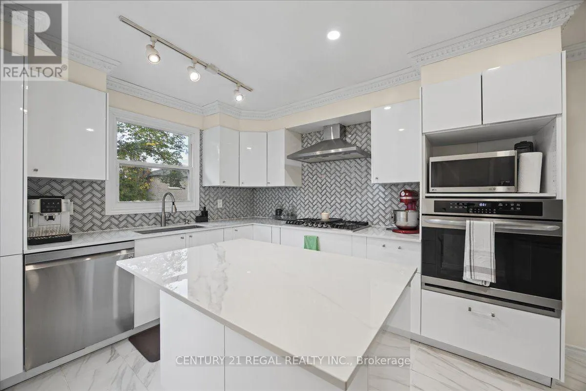 342 HICKLING TRAIL