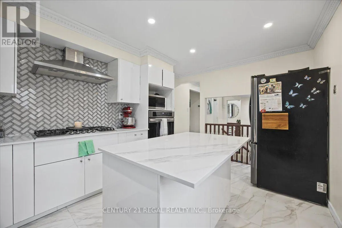 342 HICKLING TRAIL