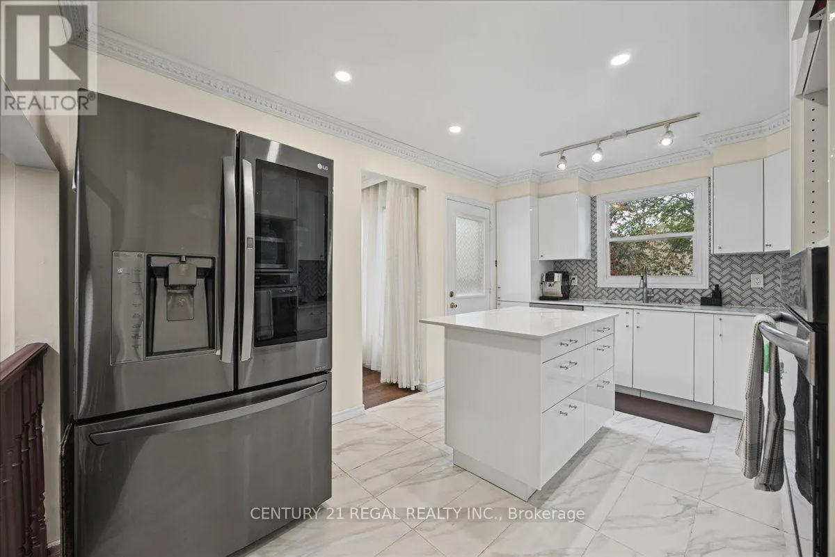 342 HICKLING TRAIL