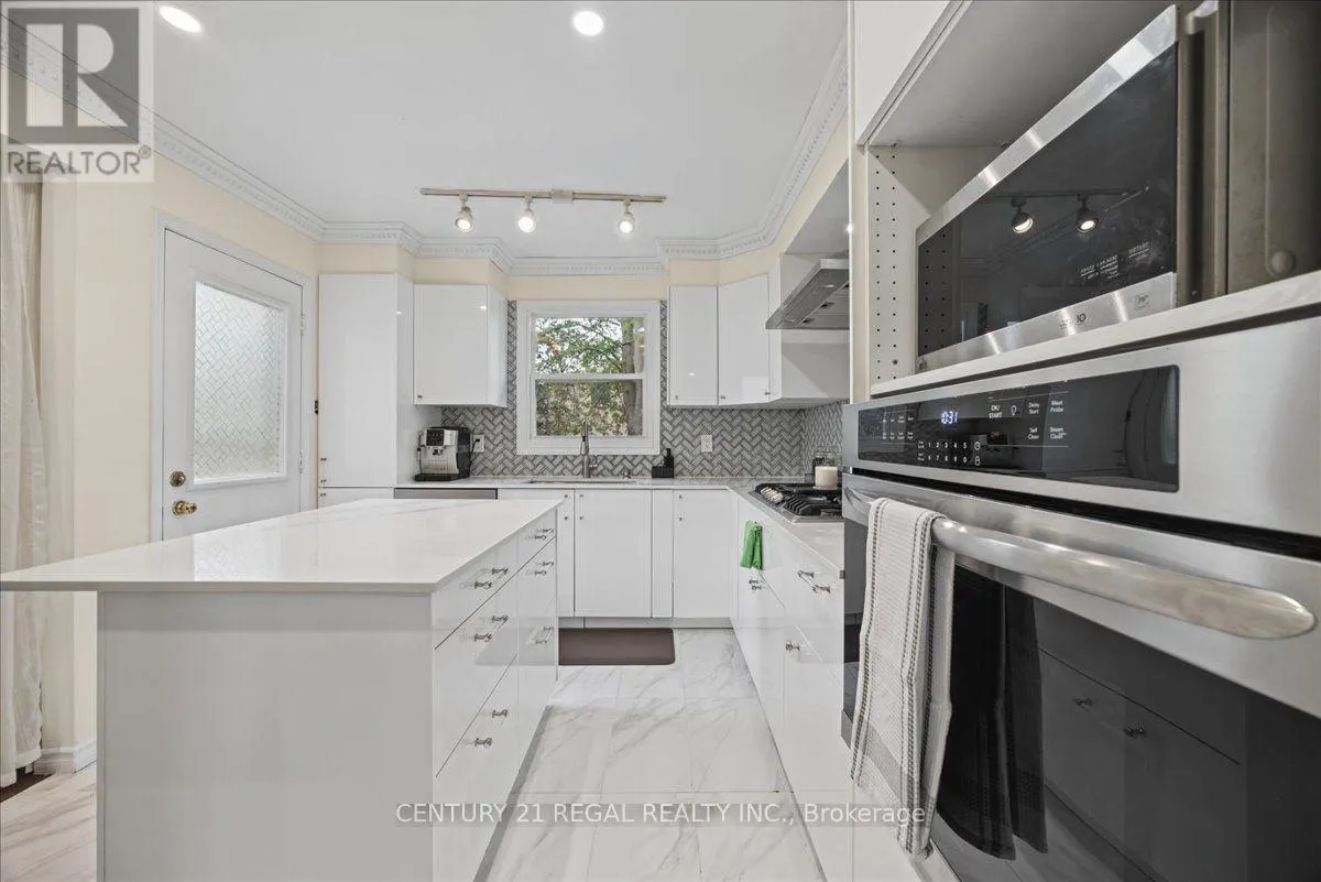 342 HICKLING TRAIL