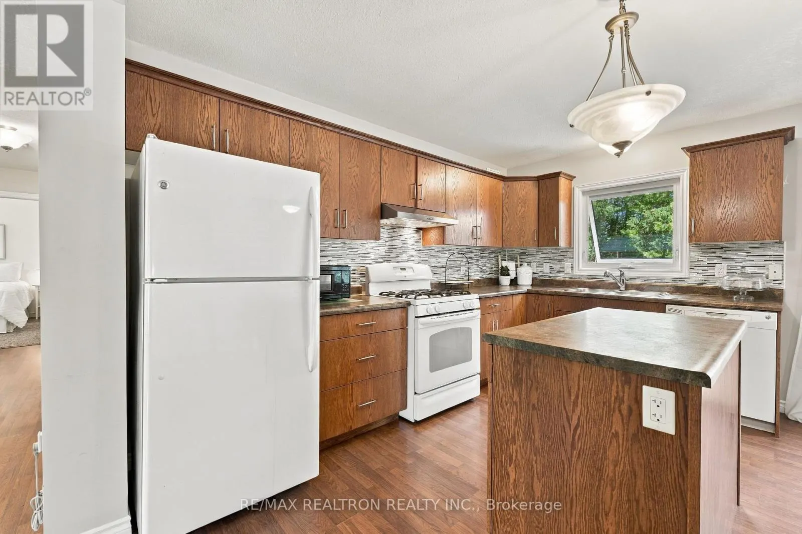 3485 BRENNAN LINE