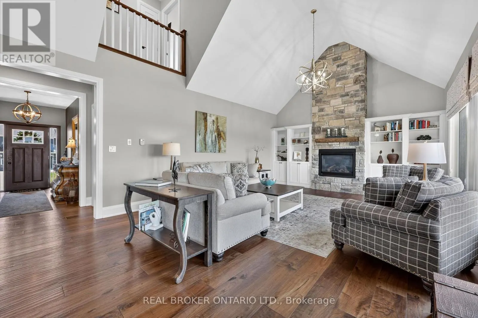 29 THOROUGHBRED DRIVE