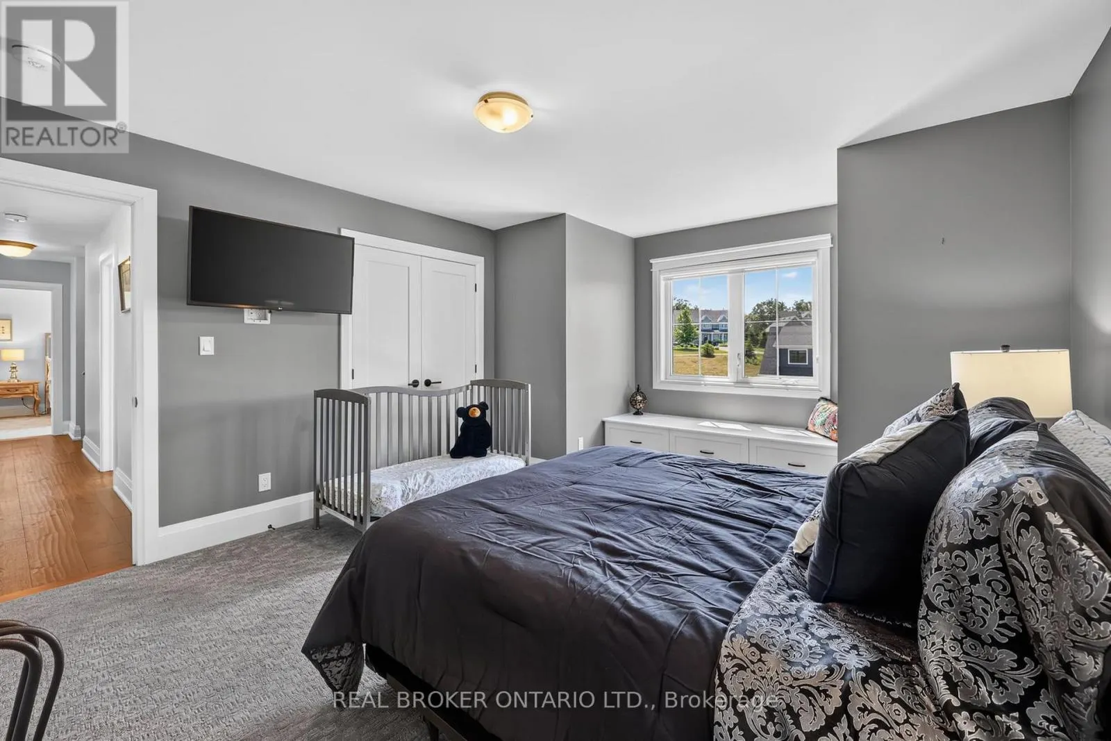 29 THOROUGHBRED DRIVE