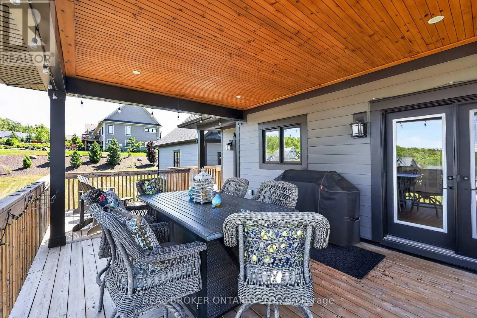 29 THOROUGHBRED DRIVE