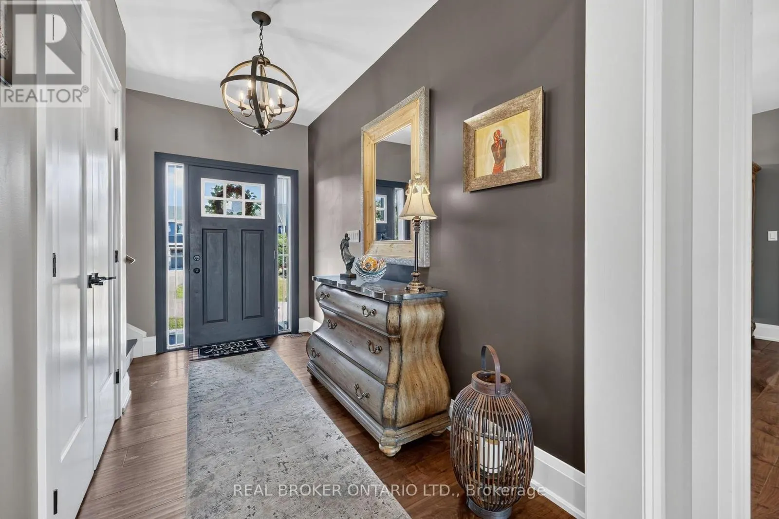 29 THOROUGHBRED DRIVE