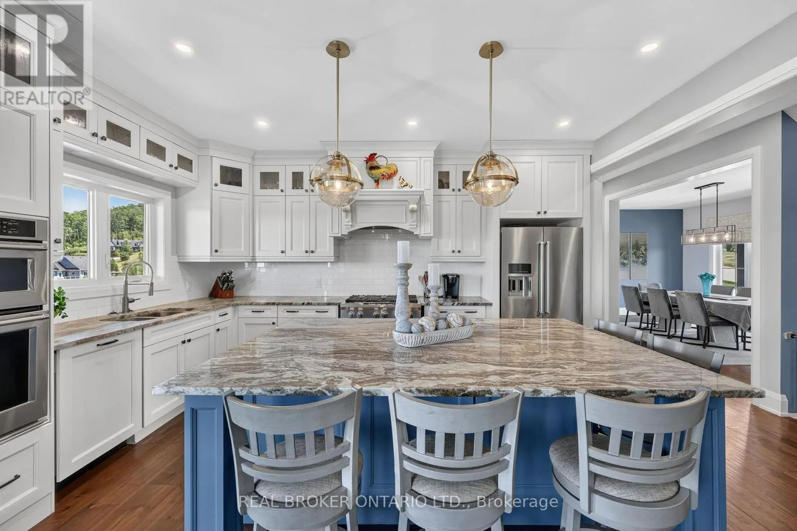 29 THOROUGHBRED DRIVE