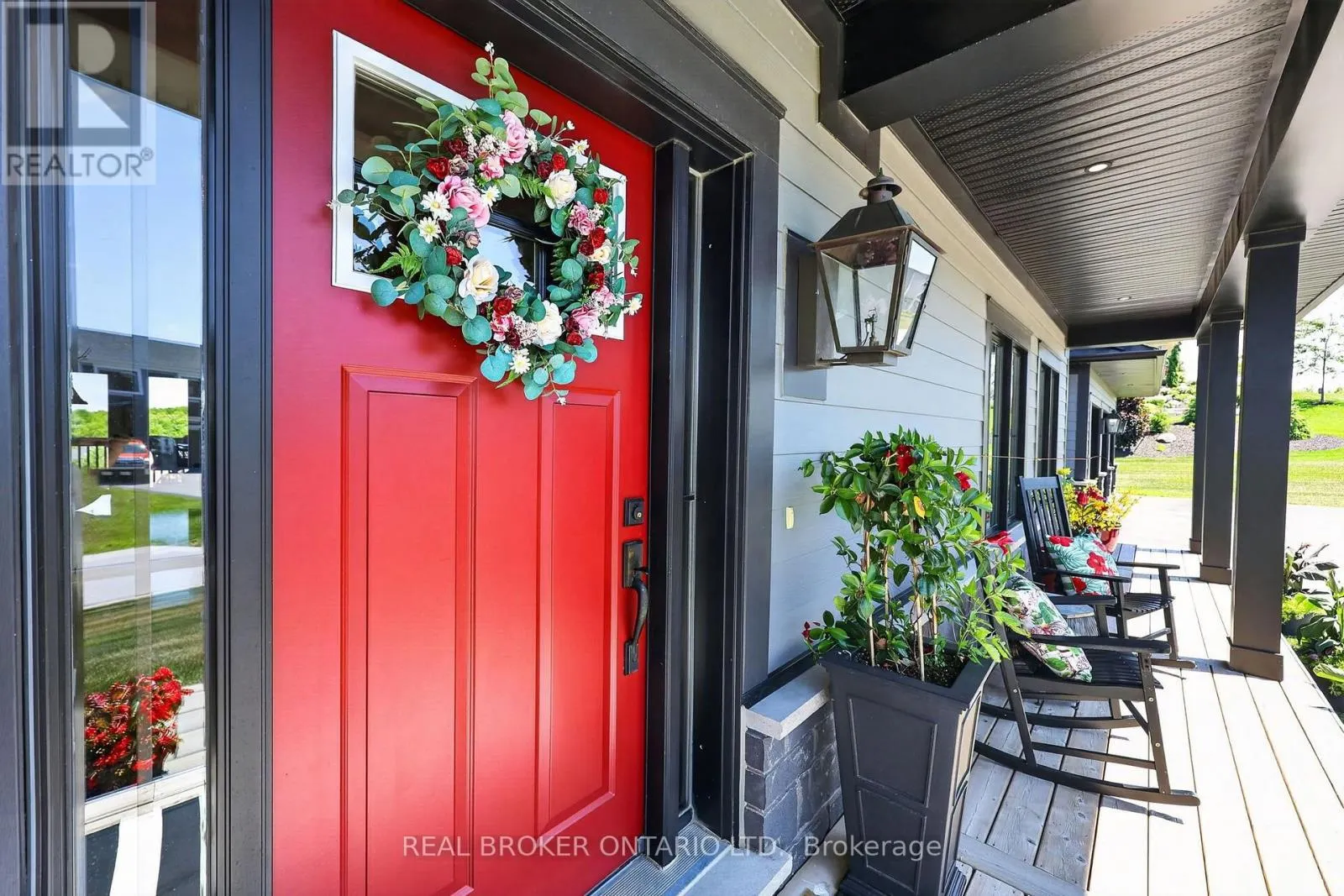 29 THOROUGHBRED DRIVE