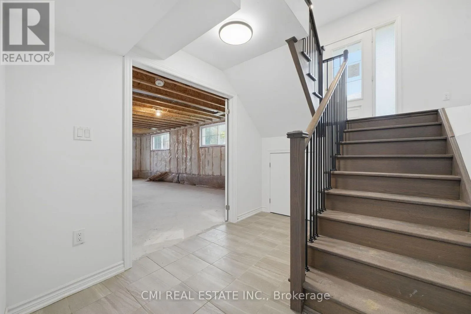 3205 MOSLEY STREET