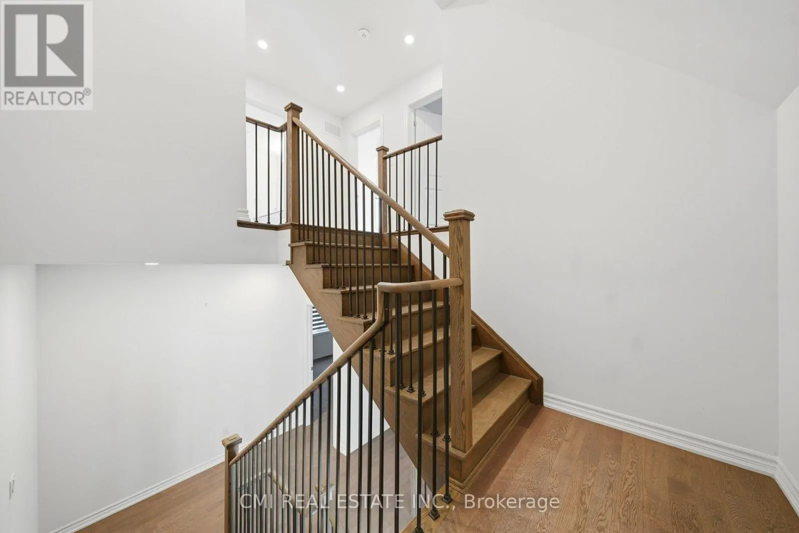 3205 MOSLEY STREET