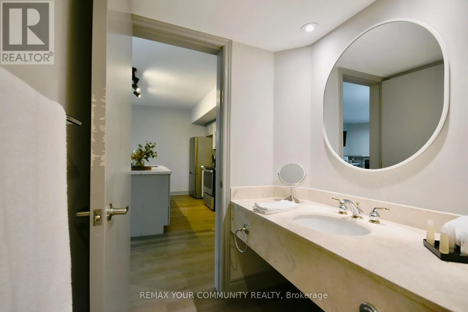 2494/95 - 90 HIGHLAND DRIVE