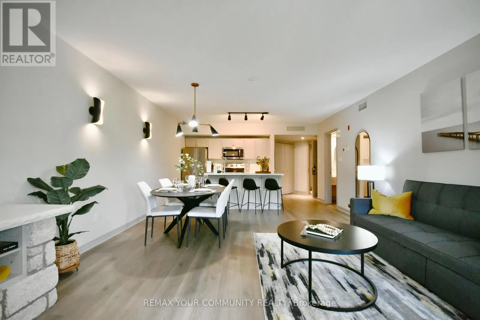 2494/95 - 90 HIGHLAND DRIVE