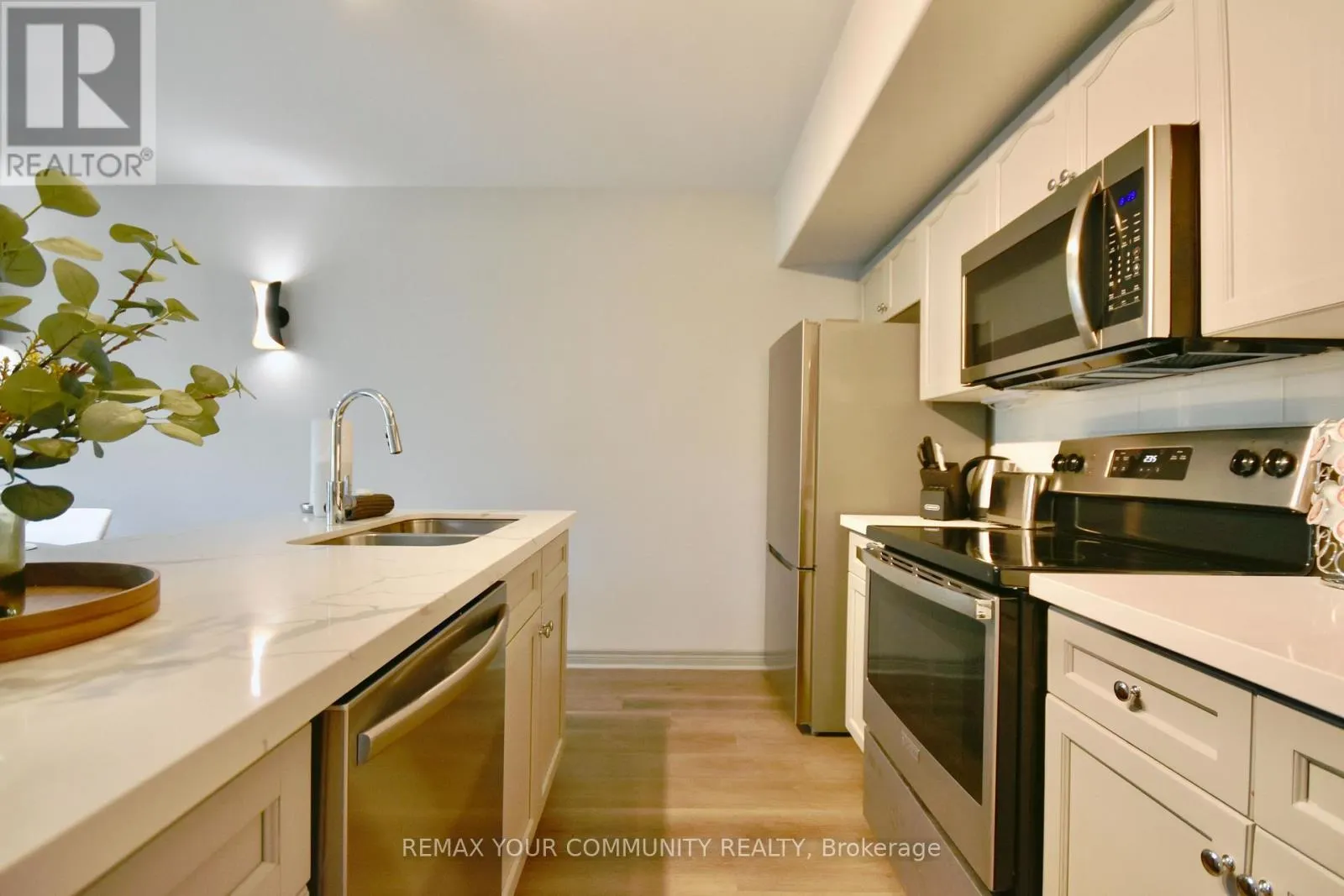 2494/95 - 90 HIGHLAND DRIVE