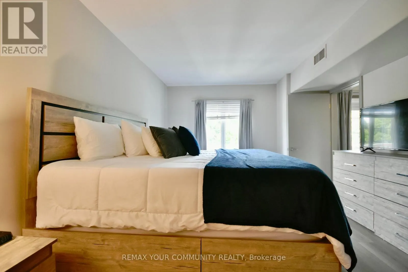 2494/95 - 90 HIGHLAND DRIVE