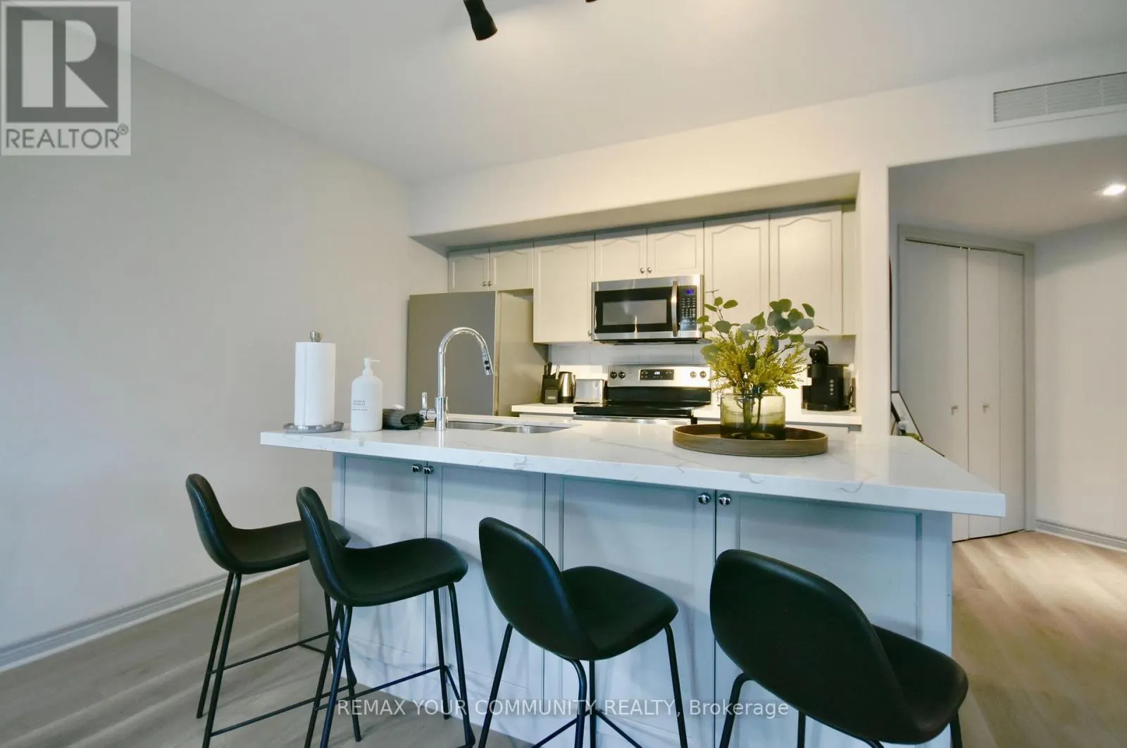 2494/95 - 90 HIGHLAND DRIVE