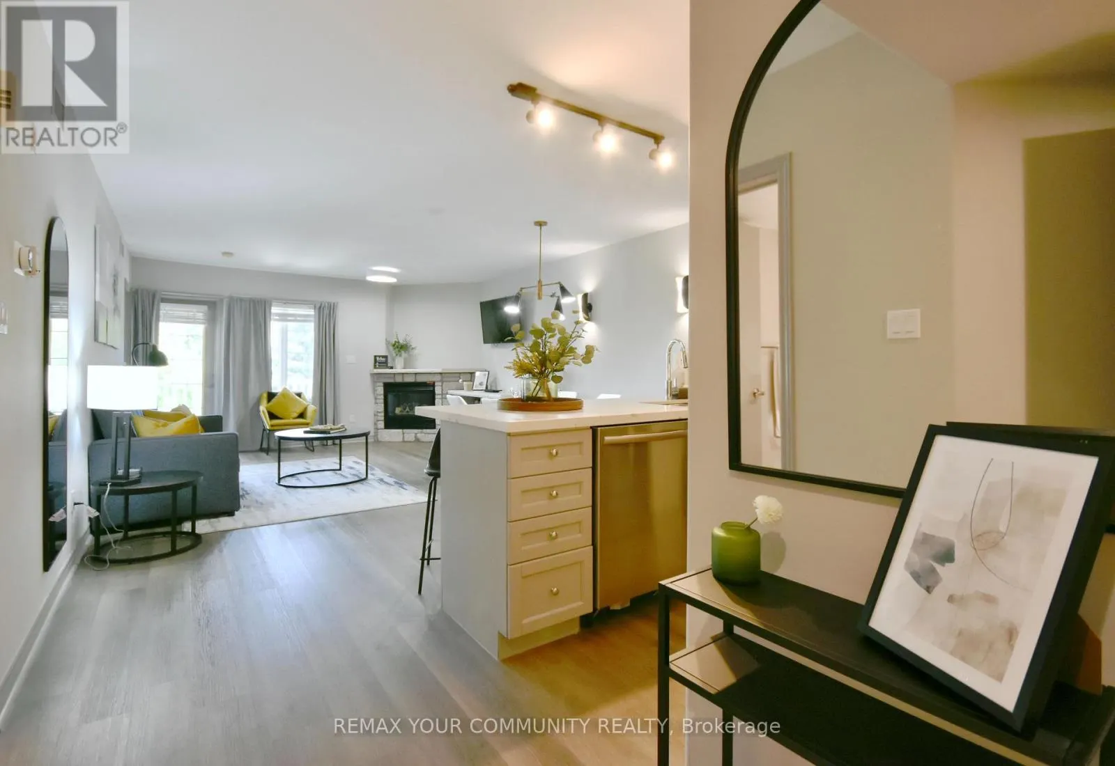 2494/95 - 90 HIGHLAND DRIVE
