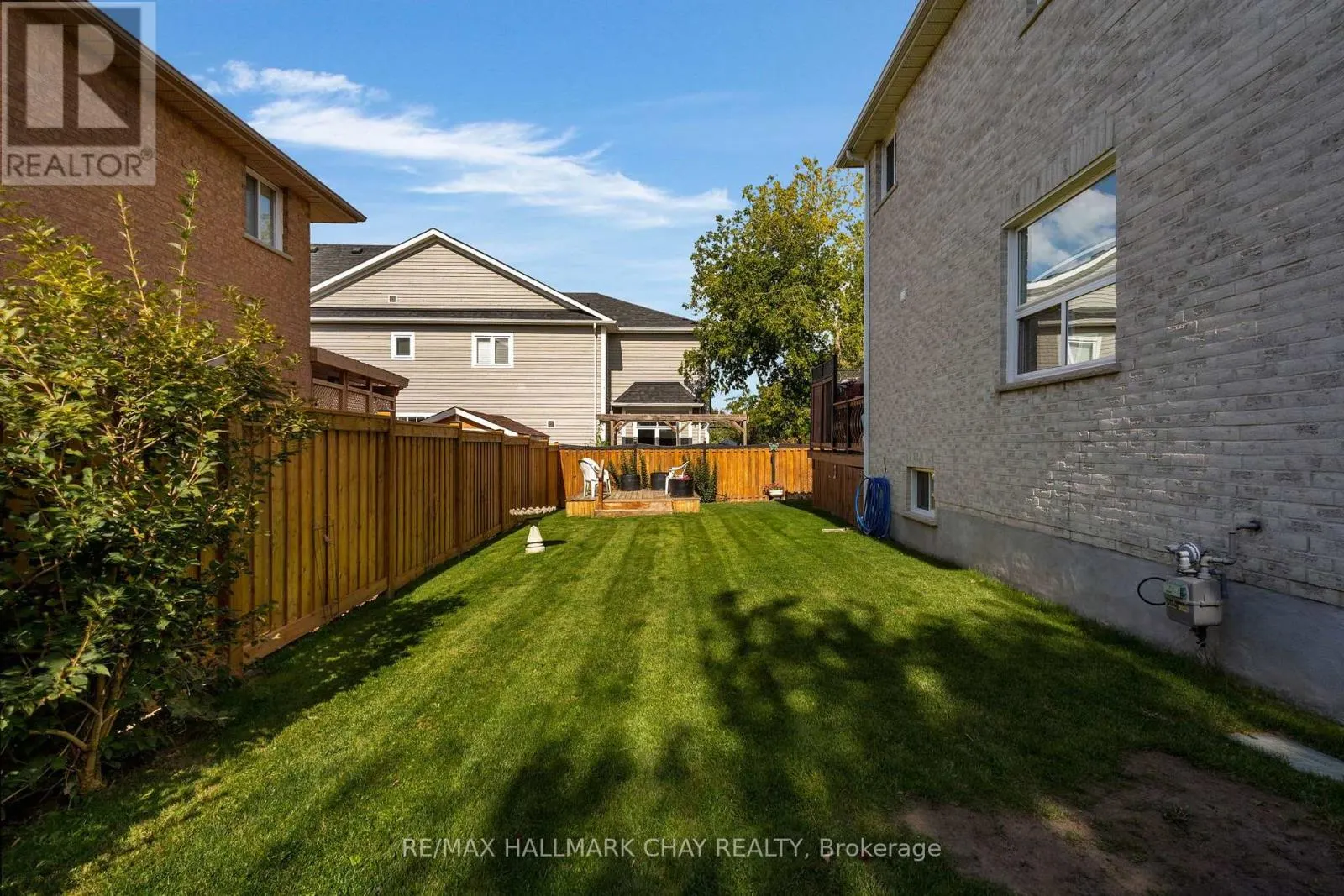6 WHISPERING PINE PLACE