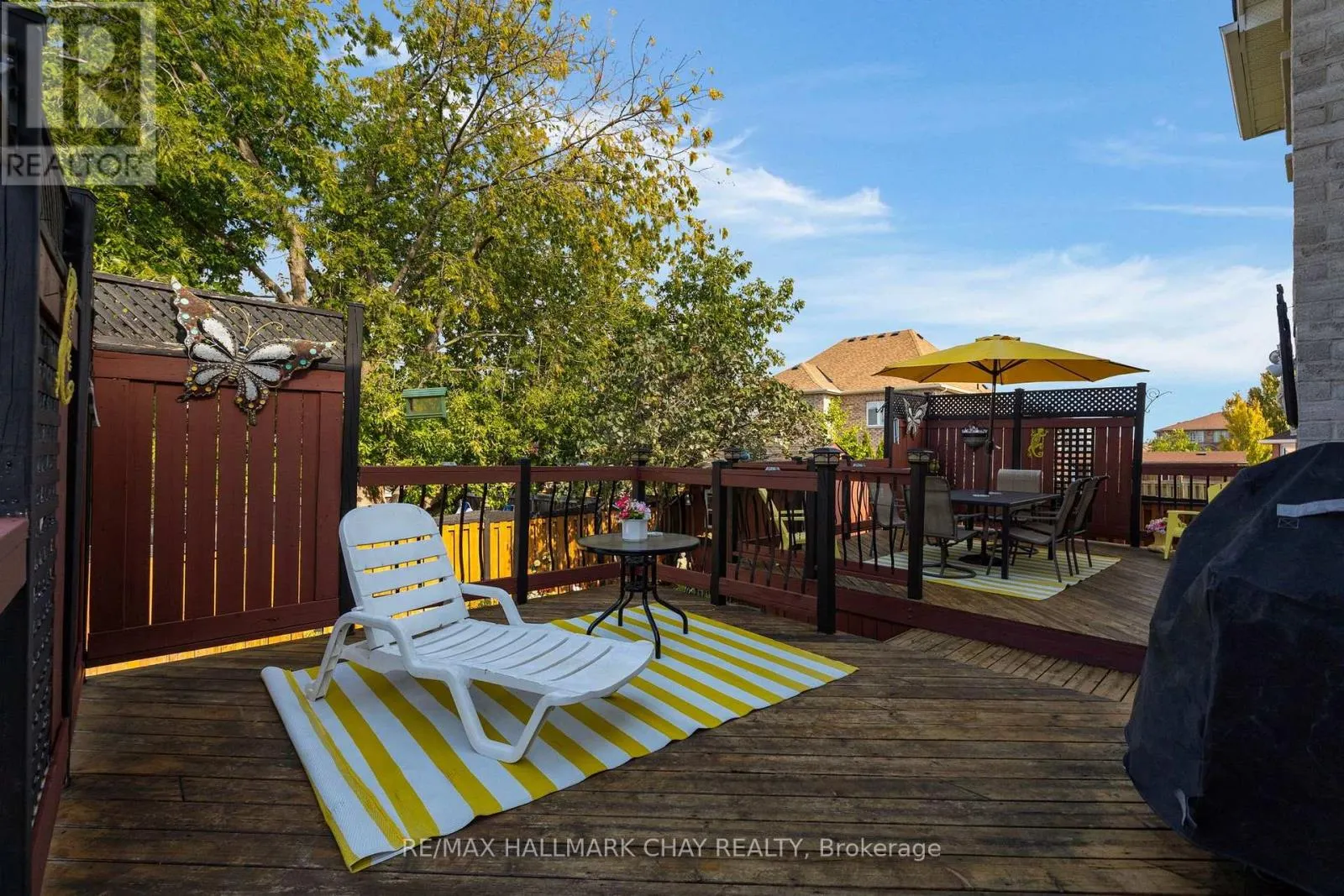 6 WHISPERING PINE PLACE