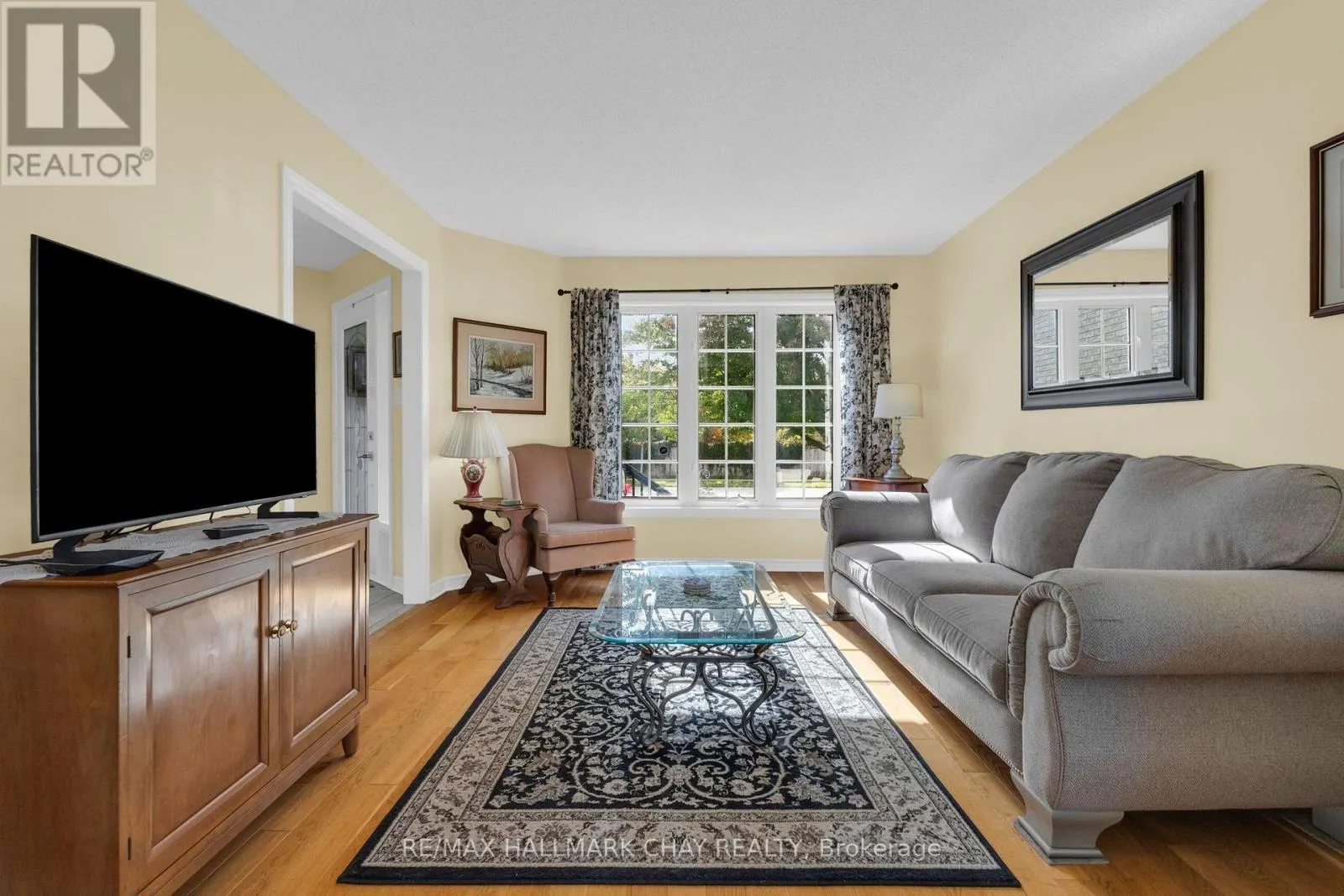 6 WHISPERING PINE PLACE