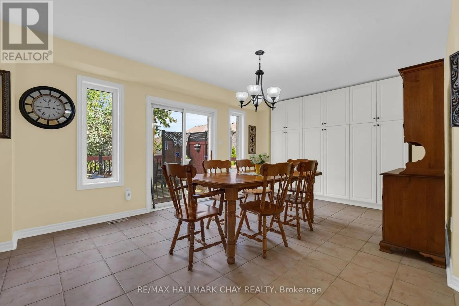 6 WHISPERING PINE PLACE