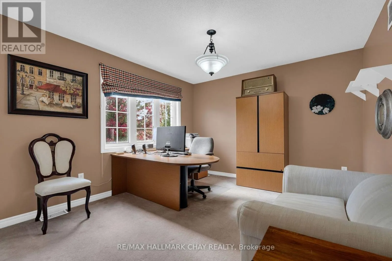 6 WHISPERING PINE PLACE