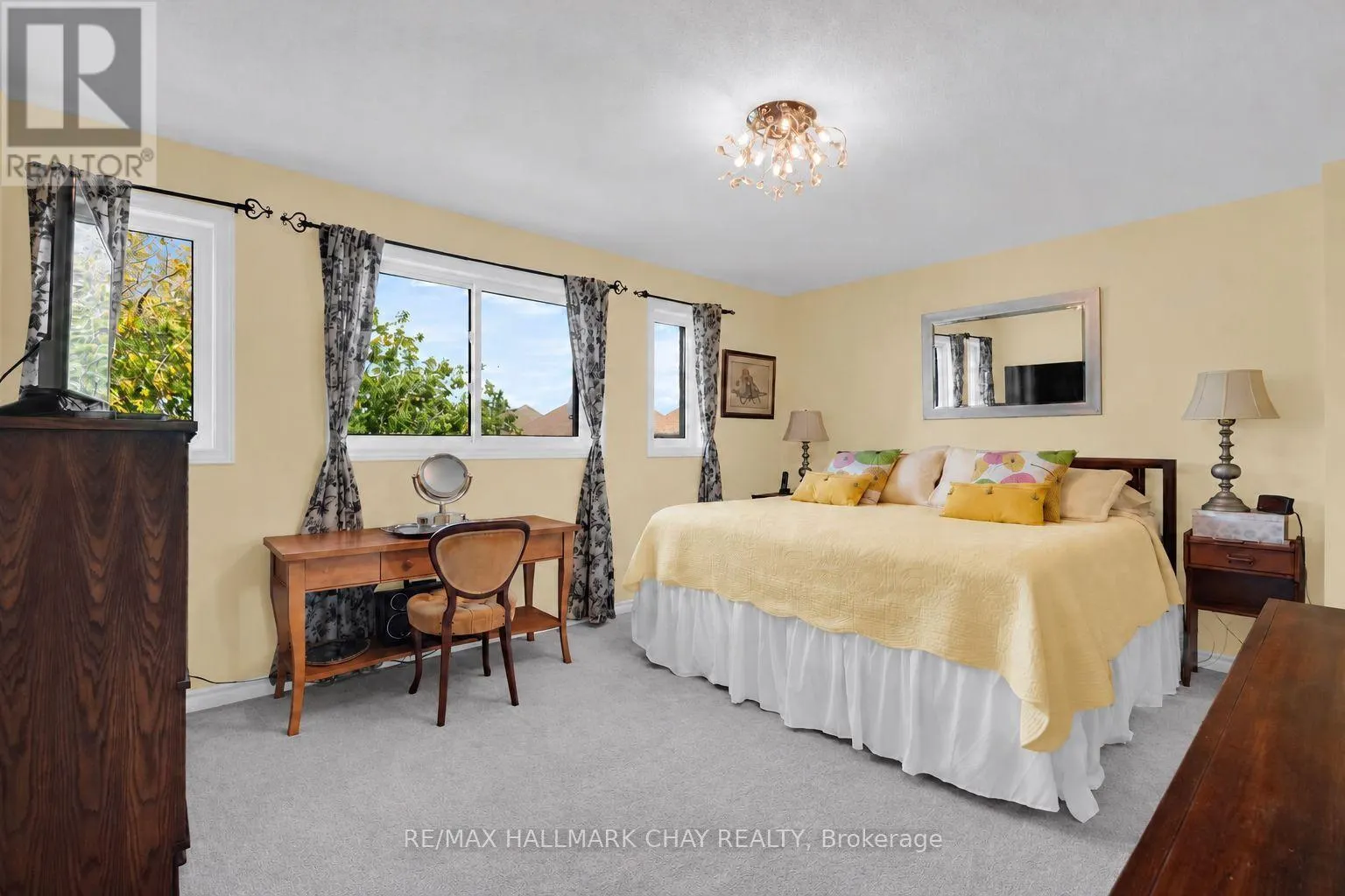 6 WHISPERING PINE PLACE