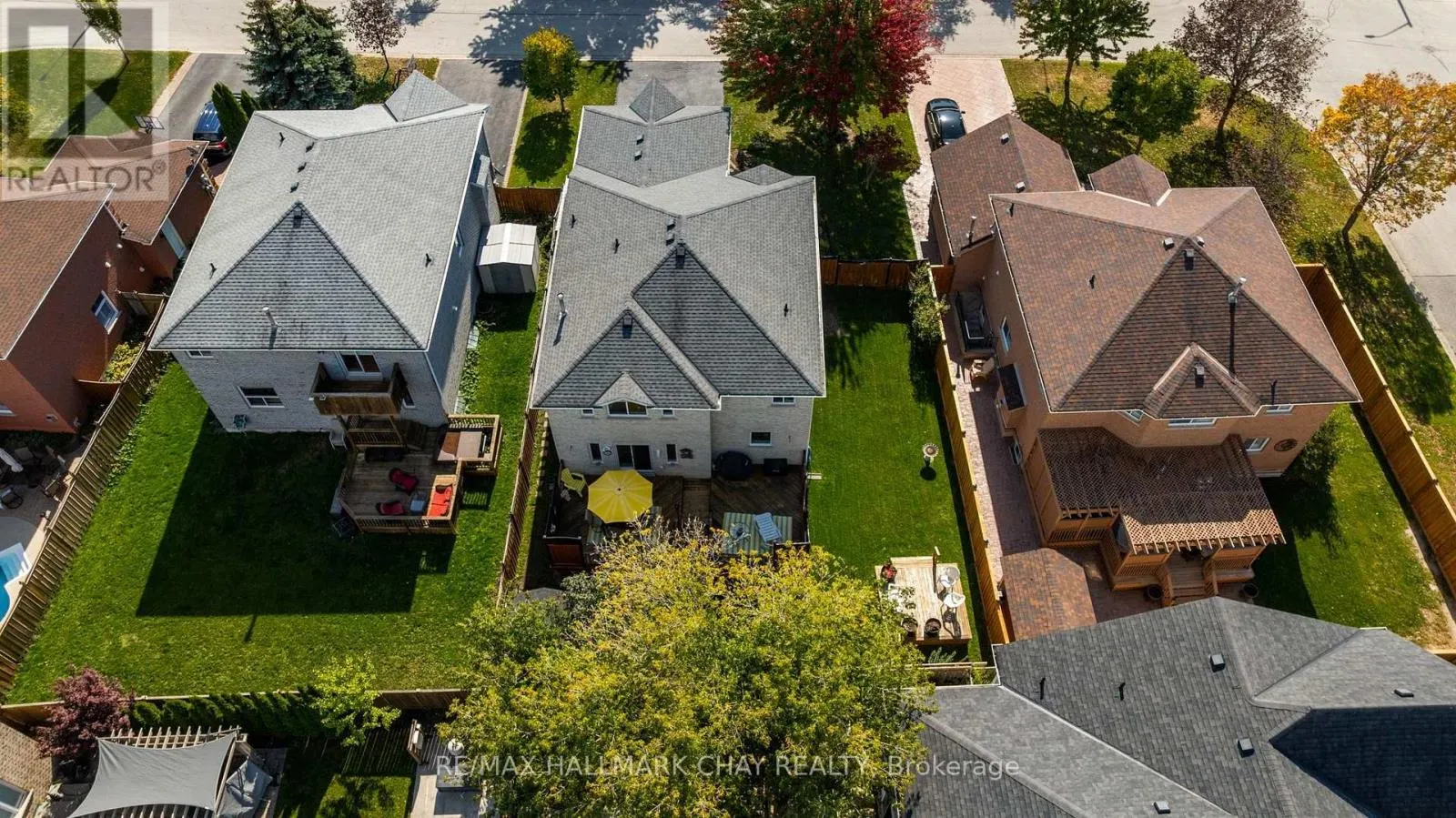 6 WHISPERING PINE PLACE