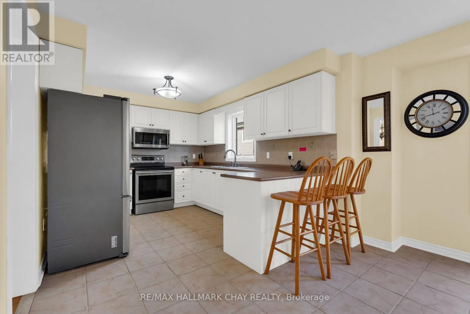 6 WHISPERING PINE PLACE
