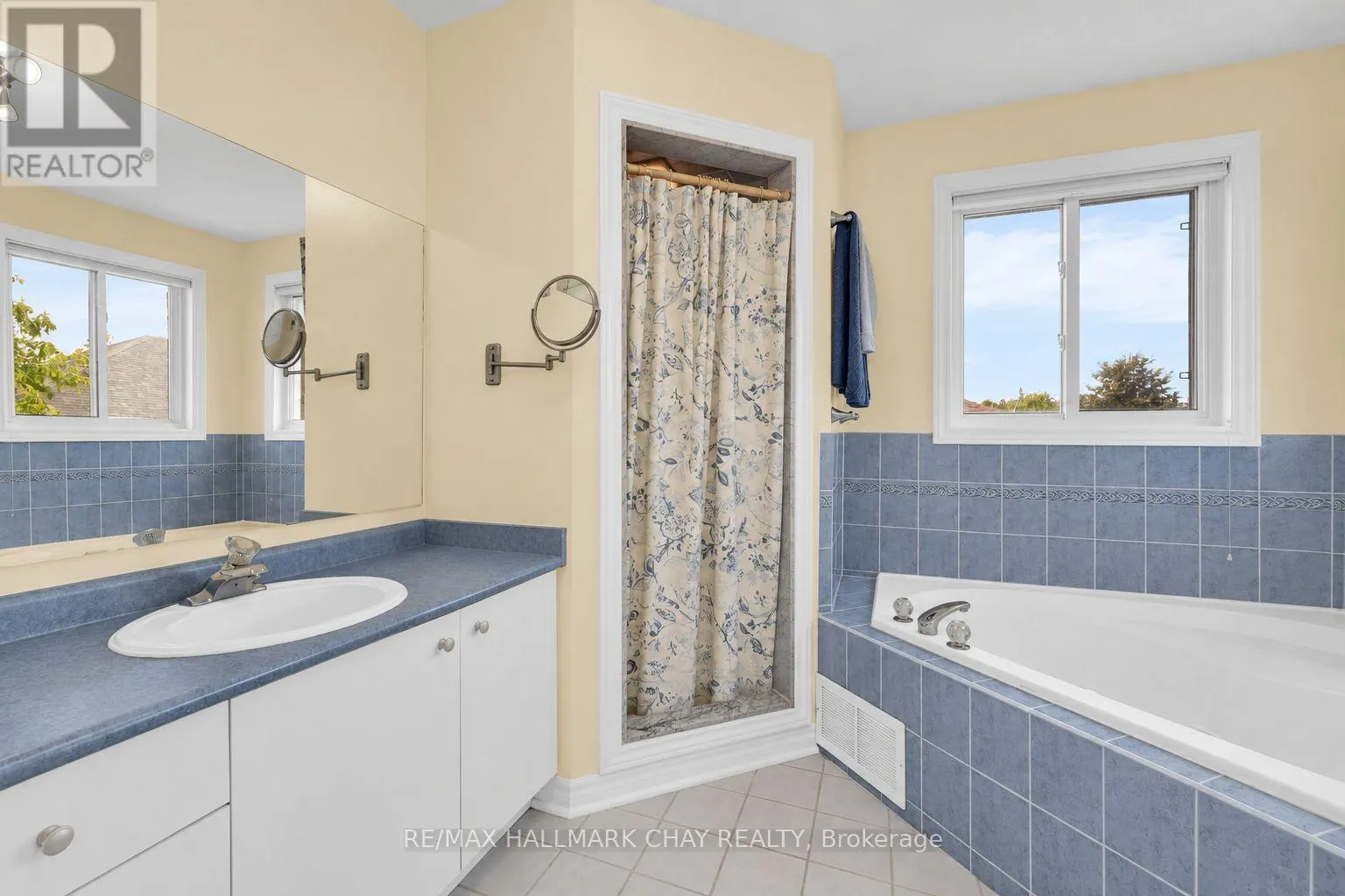 6 WHISPERING PINE PLACE