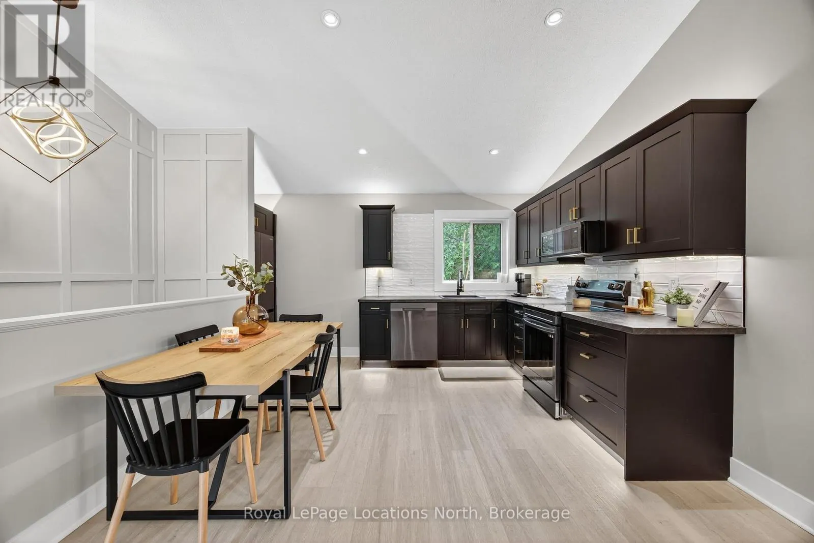 305 - 5 DAWSON DRIVE #305